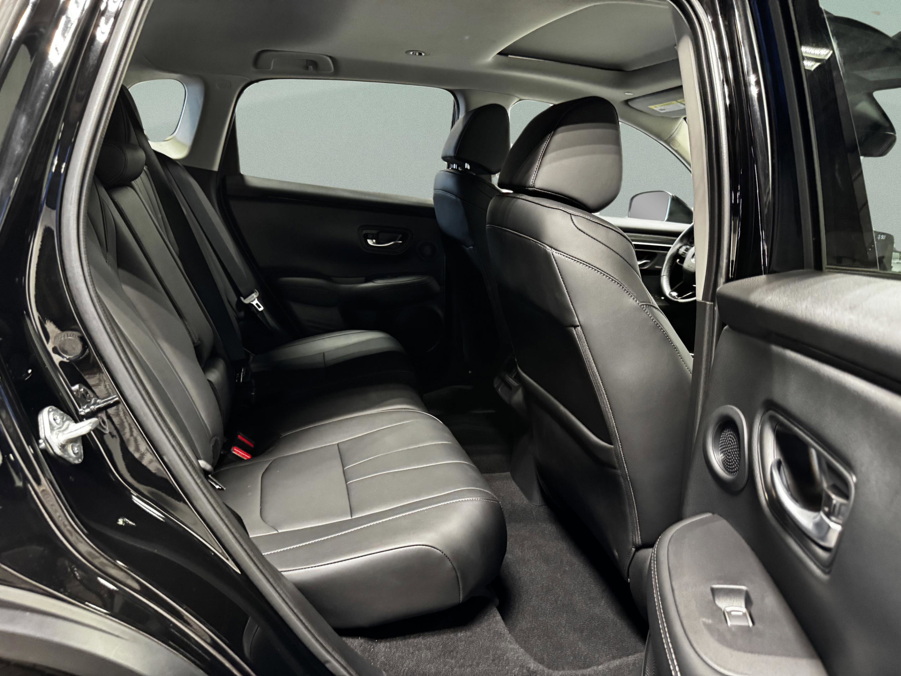 Certified 2025 Acura ADX FWD image 32
