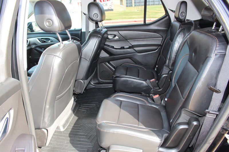 Used 2018 Chevrolet Traverse LT FWD image 24