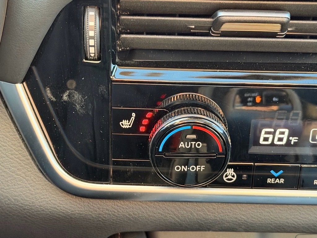 Used 2023 Nissan Rogue SL w/ SL Premium Package image 23