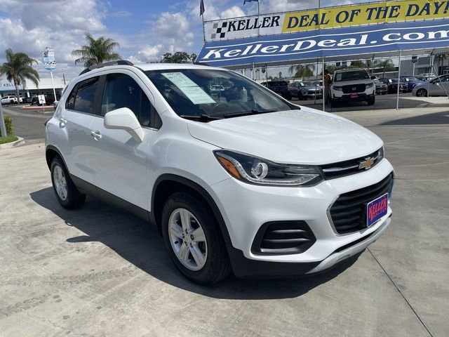 Used 2020 Chevrolet Trax LT w/ LT Convenience Package FWD image 2