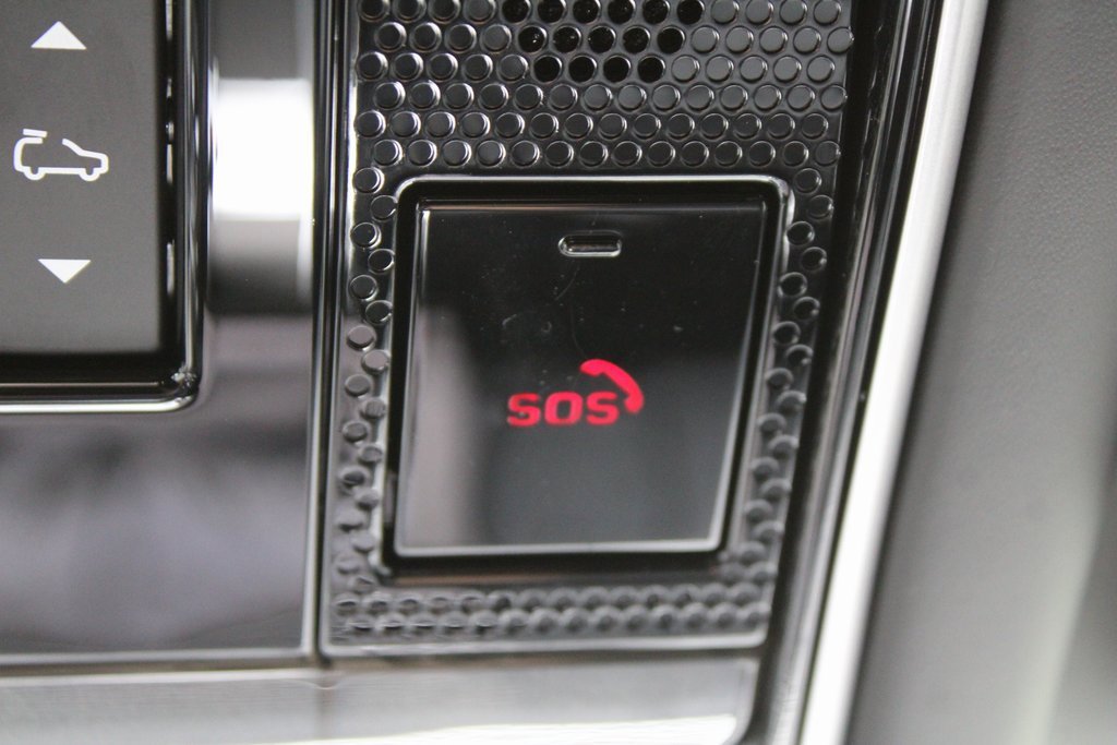 New 2025 Land Rover Range Rover SV image 52