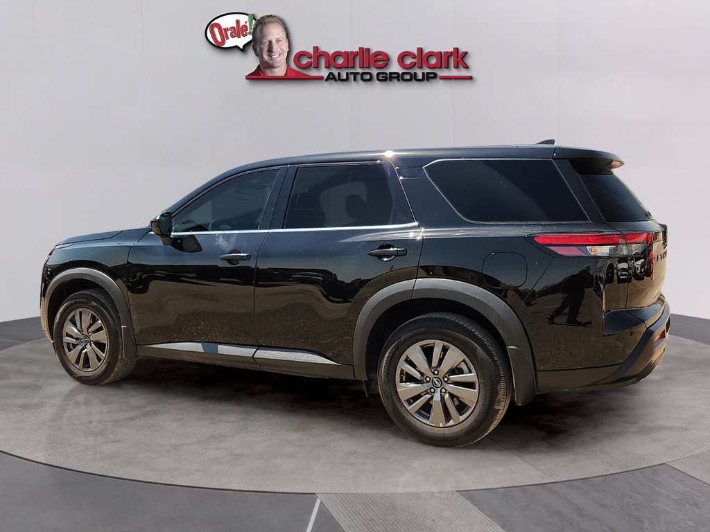 Used 2026 Nissan Pathfinder S FWD image 2