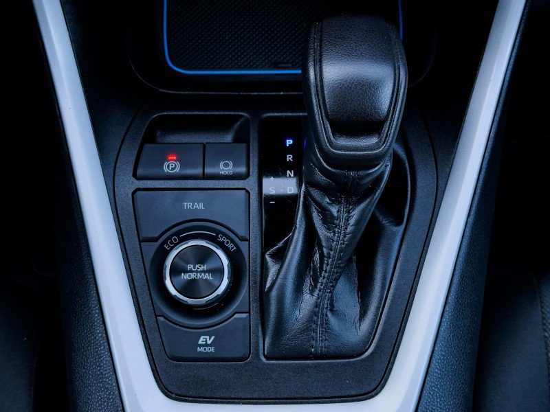 Used 2021 Toyota RAV4 XLE w/ Convenience Package image 26