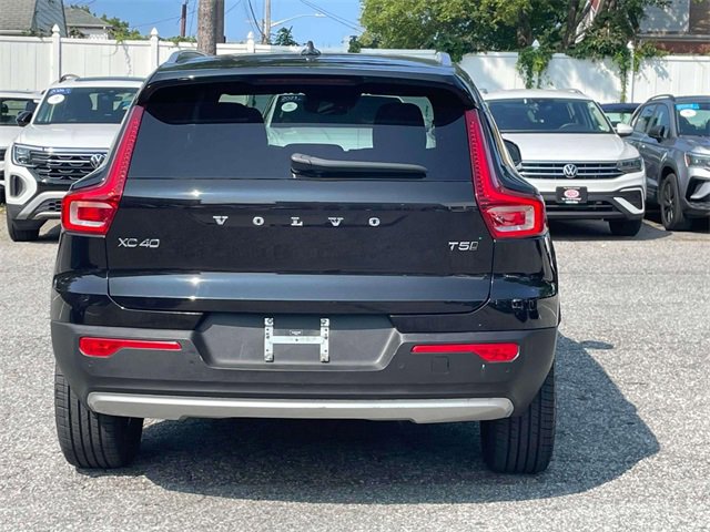 Used 2020 Volvo XC40 T5 Momentum w/ Protection Package Premier image 7