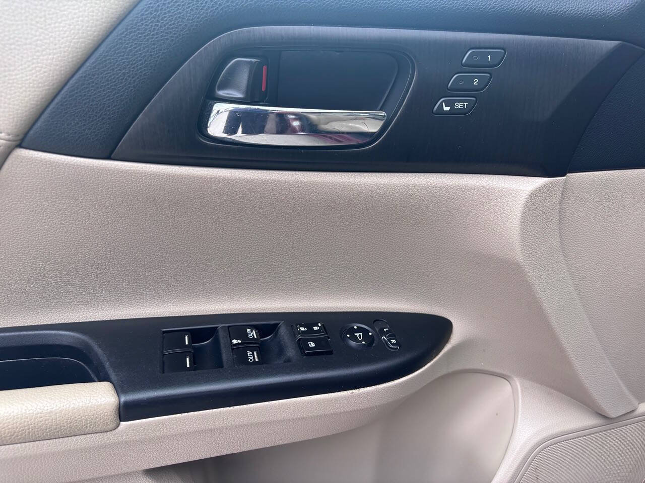Used 2013 Honda Accord EX-L image 28