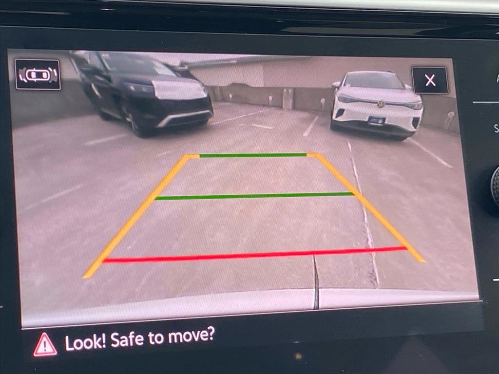 Used 2022 Volkswagen Atlas SE w/ Panoramic Sunroof Package image 16