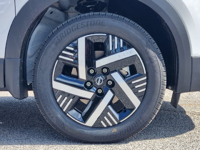New 2027 Nissan Kicks SV FWD image 10