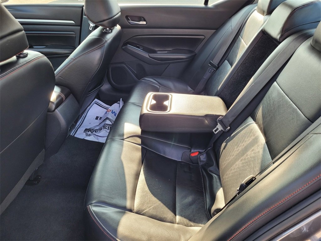 Used 2023 Nissan Altima 2.5 SR w/ SR Premium Package image 9