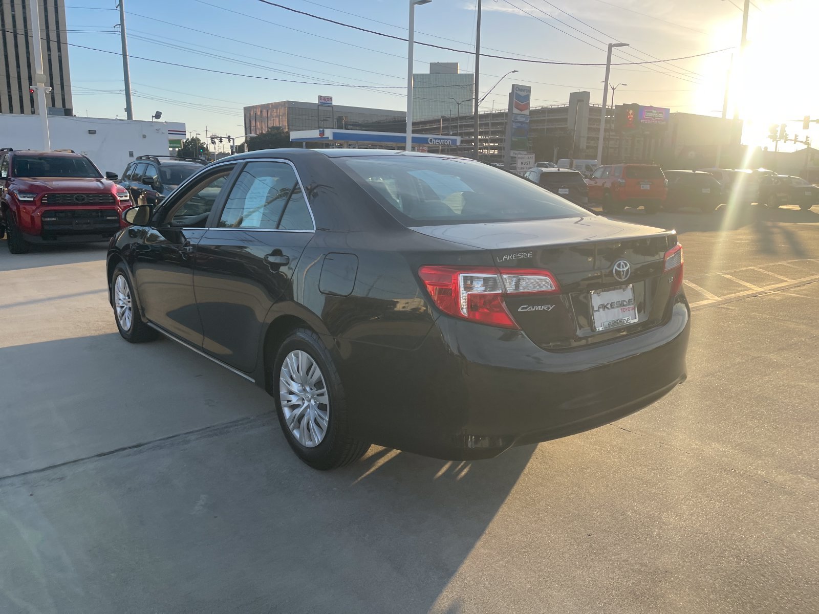 Used 2014 Toyota Camry LE FWD image 3