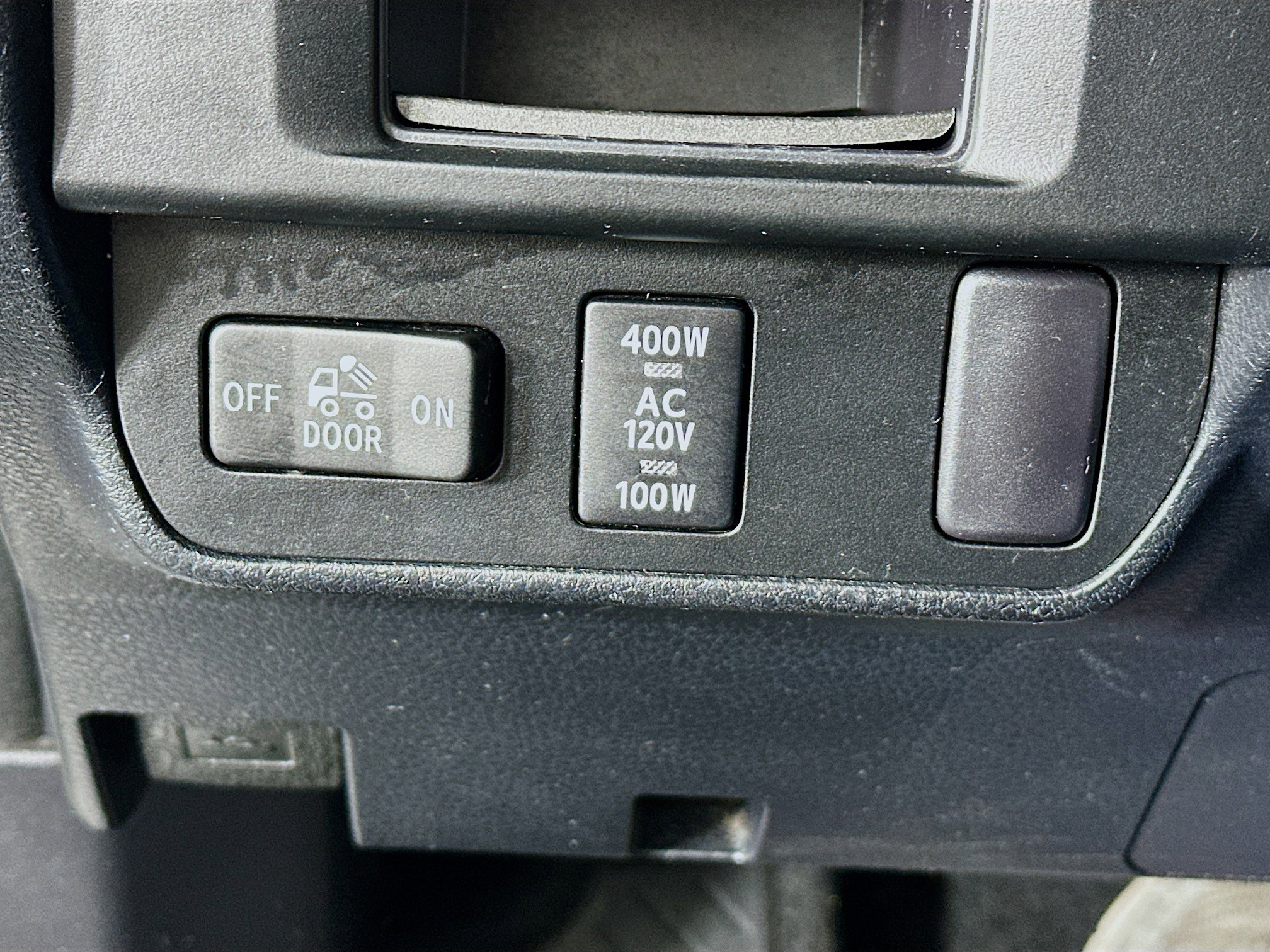 Used 2016 Toyota Tacoma TRD Sport w/ Towing Package AWD/4WD image 18