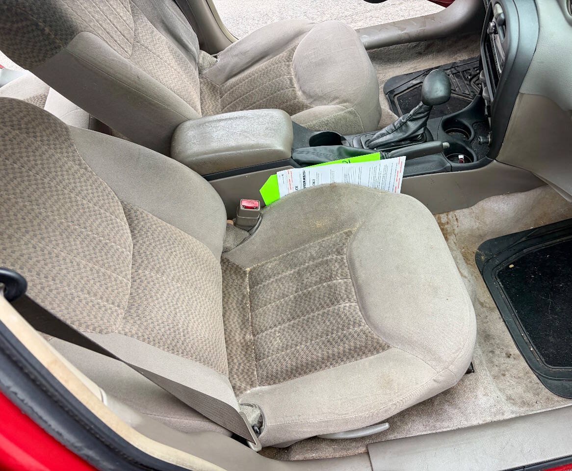 Used 2004 Pontiac Grand Am SE FWD image 11