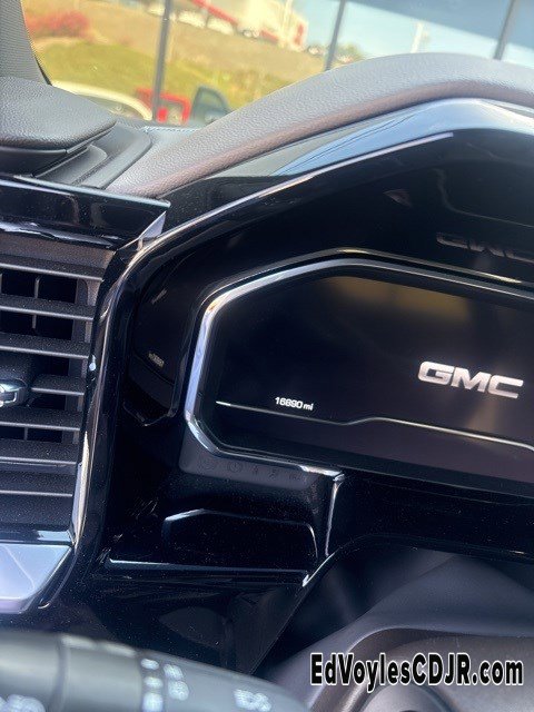 Used 2025 GMC Sierra 1500 SLT w/ SLT Premium Plus Package image 7