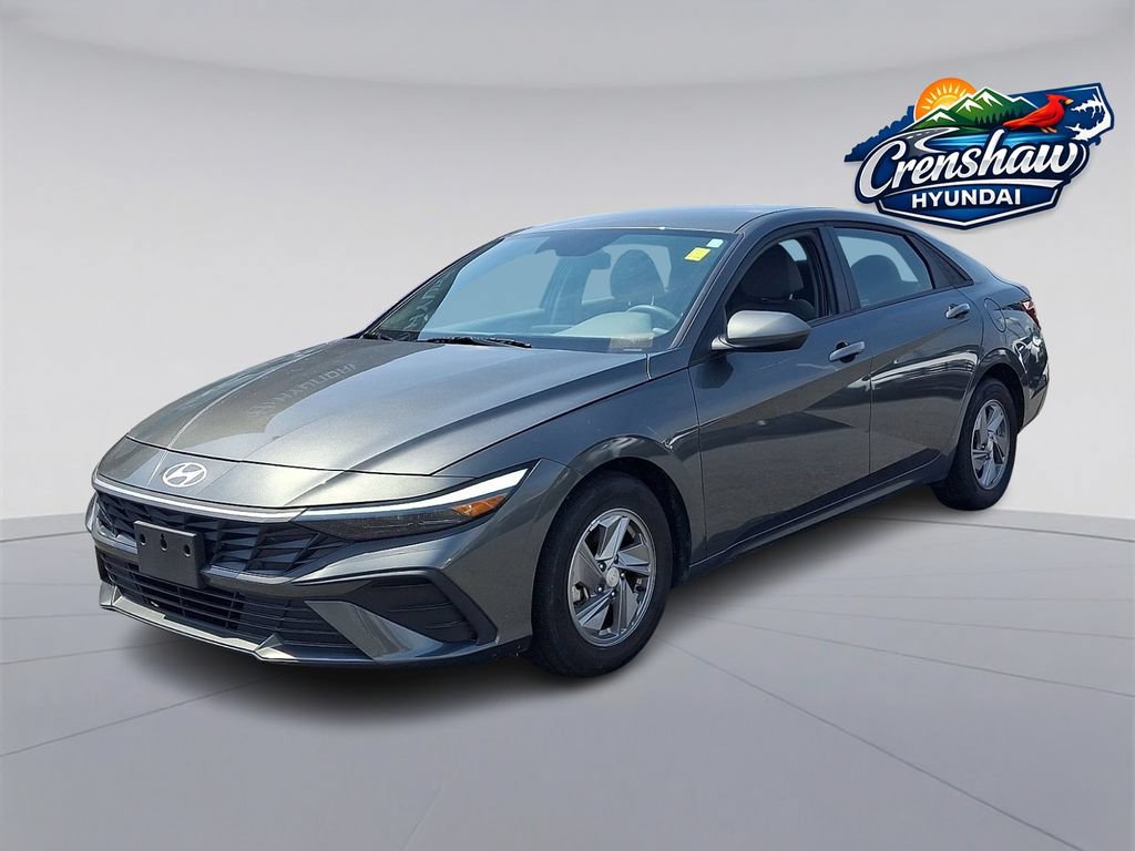 Used 2025 Hyundai Elantra SE FWD image 3