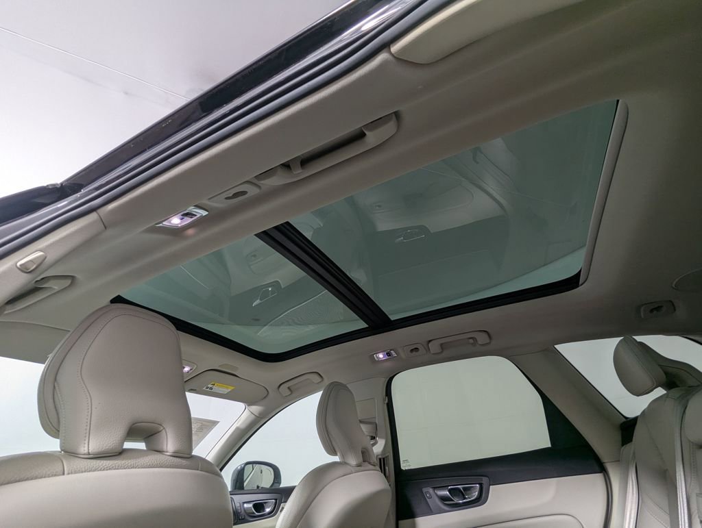 Used 2019 Volvo XC60 T5 Inscription w/ Protection Package Premier image 19