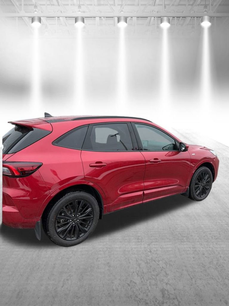 Used 2025 Ford Escape ST-Line Elite image 4