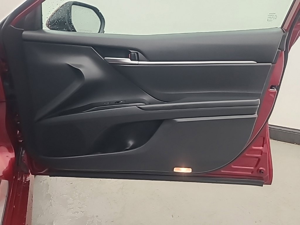 Used 2019 Toyota Camry LE FWD image 13