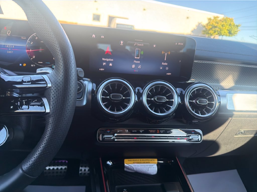 Used 2026 Mercedes-Benz GLB 35 AMG 4MATIC image 17