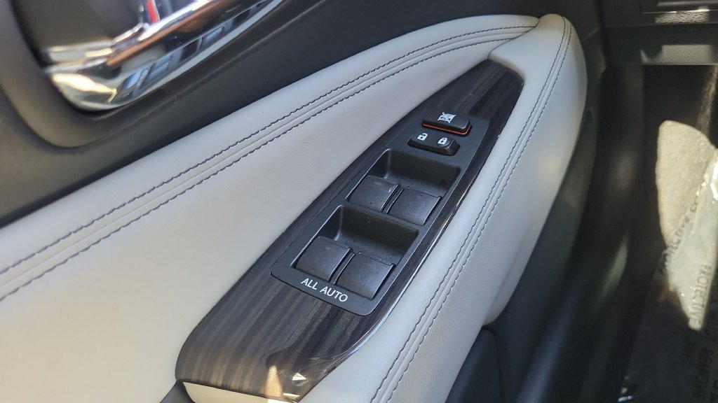 Used 2016 Lexus LS 460 w/ Comfort Package RWD image 19