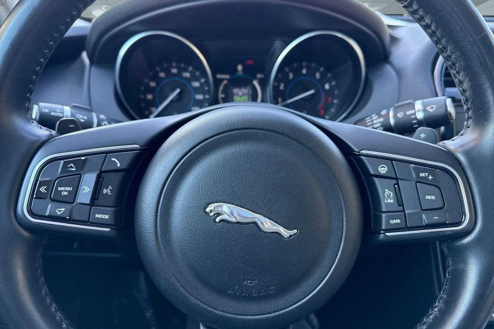 Used 2017 Jaguar XE 25t image 17