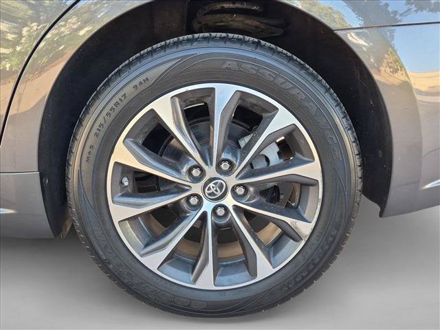 Used 2018 Toyota Avalon XLE FWD image 13
