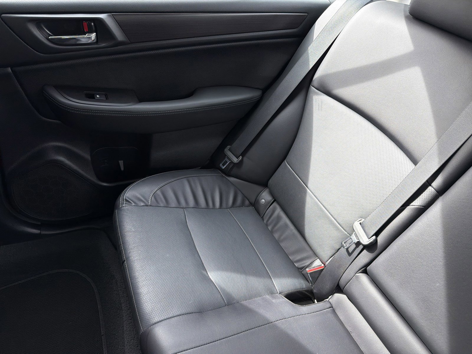 Used 2017 Subaru Legacy 3.6R Limited image 12