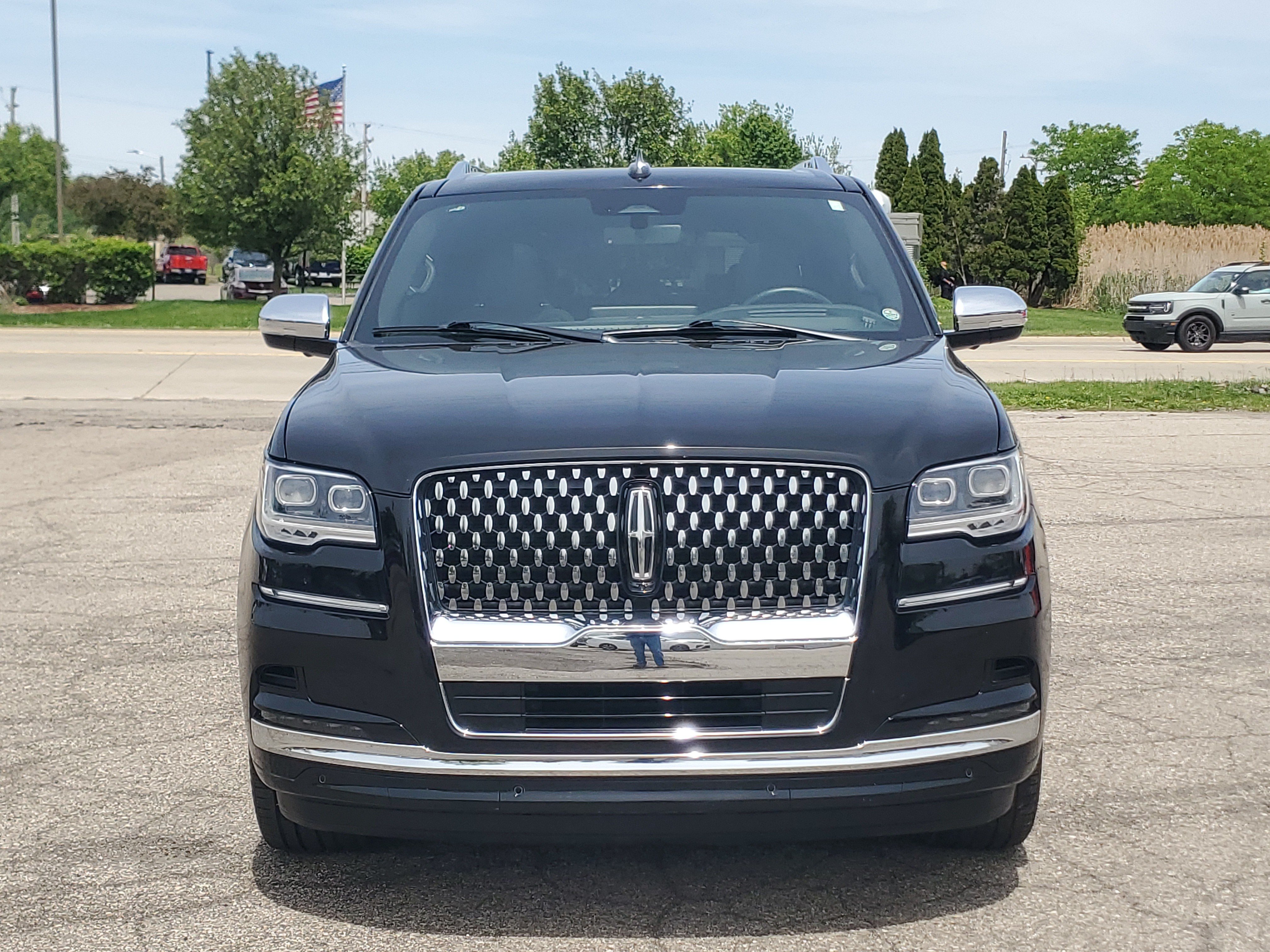 Certified 2024 Lincoln Navigator Black Label AWD/4WD video 2