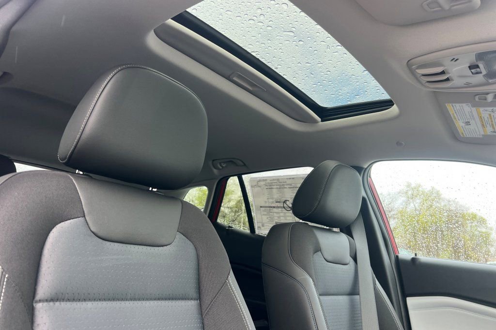 New 2026 Chevrolet Trax LT w/ Sunroof Package image 14