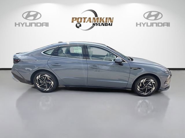 New 2026 Hyundai Sonata SEL FWD image 4
