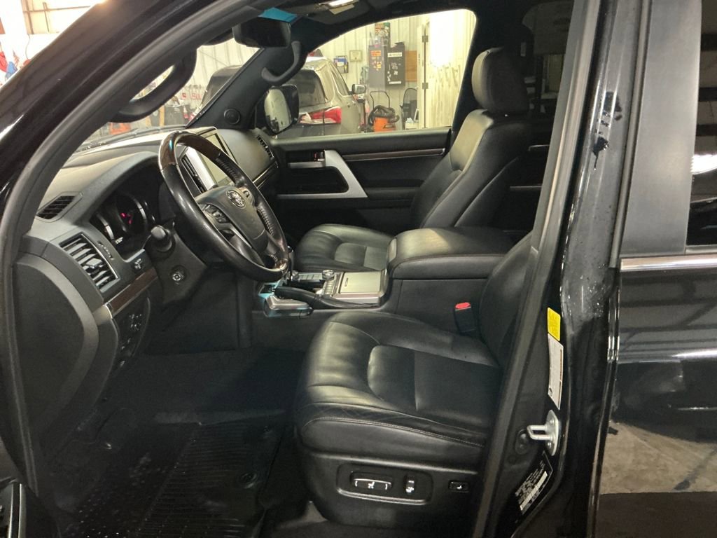 Certified 2021 Toyota Land Cruiser Heritage Edition image 9