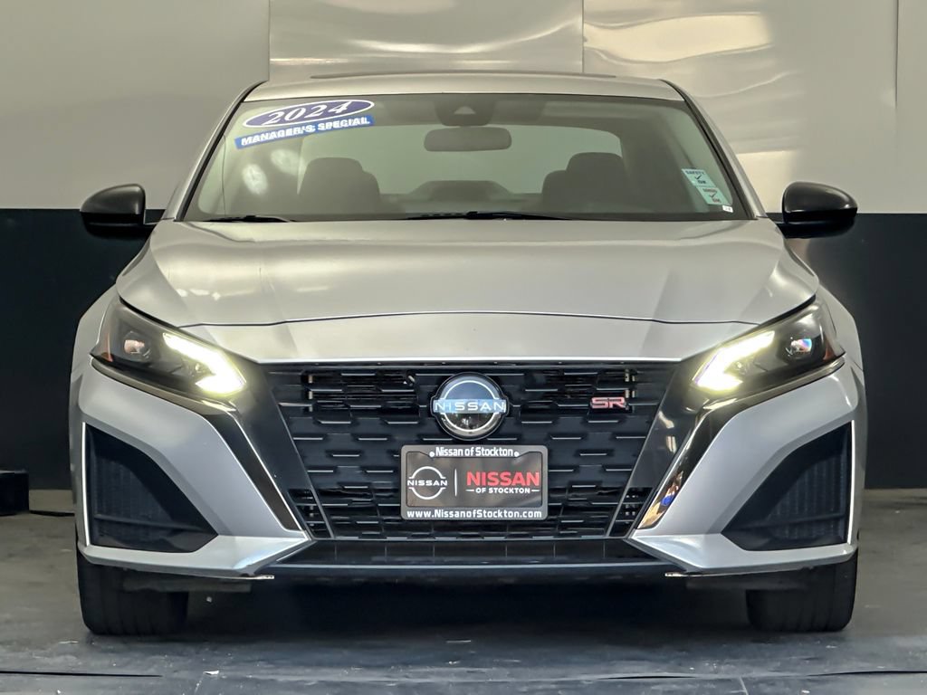 Used 2024 Nissan Altima 2.5 SR w/ SR Premium Package FWD image 8