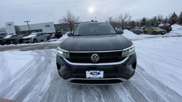 Used 2022 Volkswagen Taos SE image 3