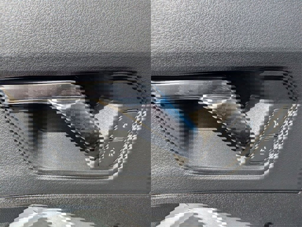 New 2025 Audi Q3 2.0T Premium image 11