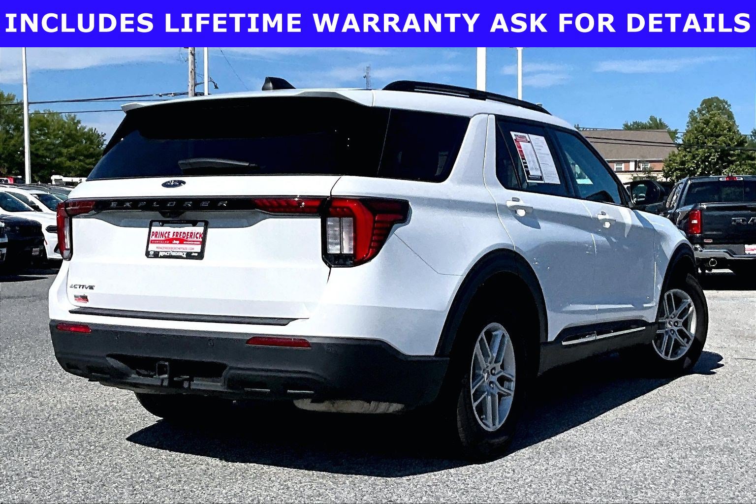 Used 2025 Ford Explorer Active RWD image 10
