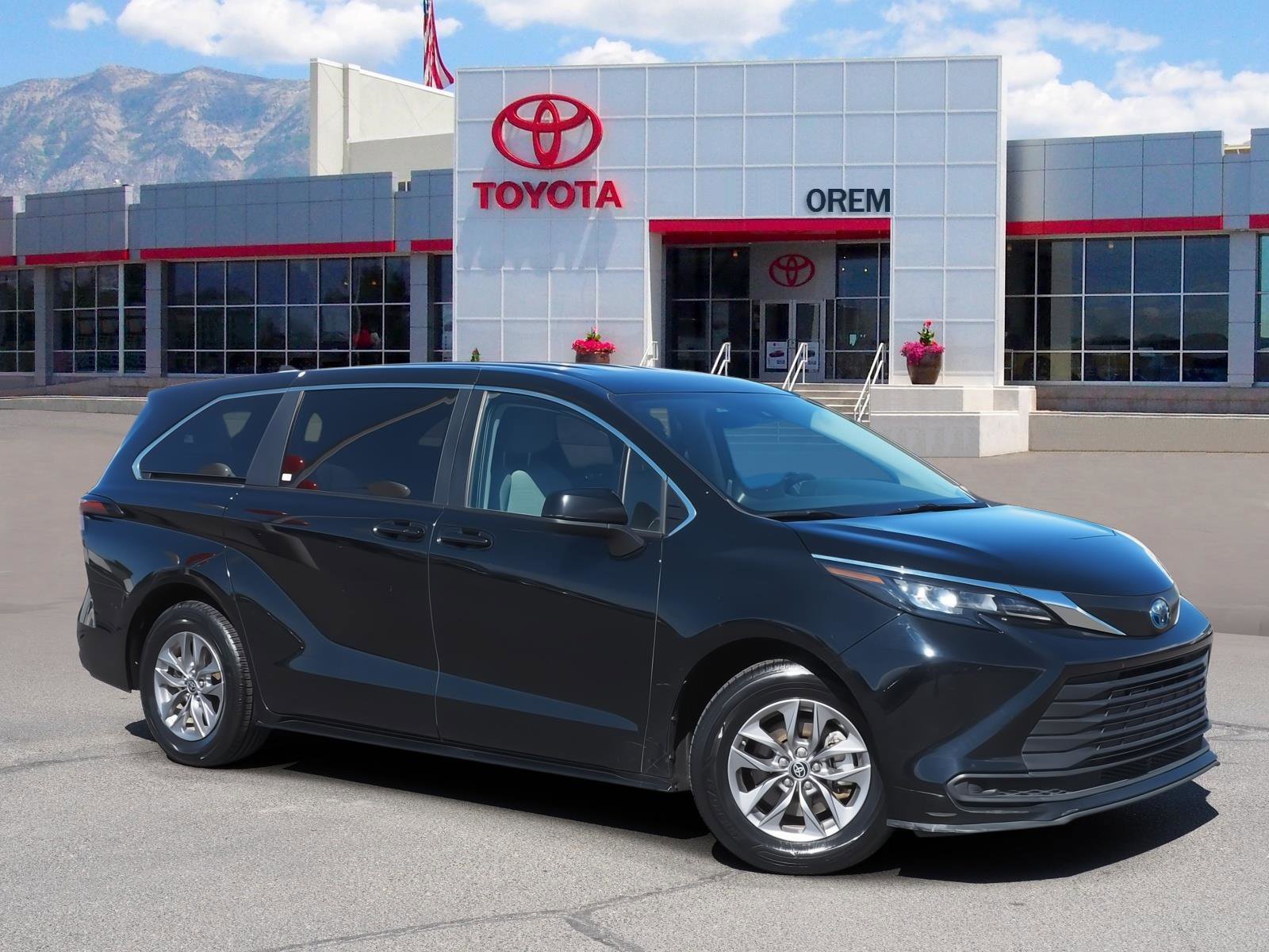 Used 2024 Toyota Sienna LE