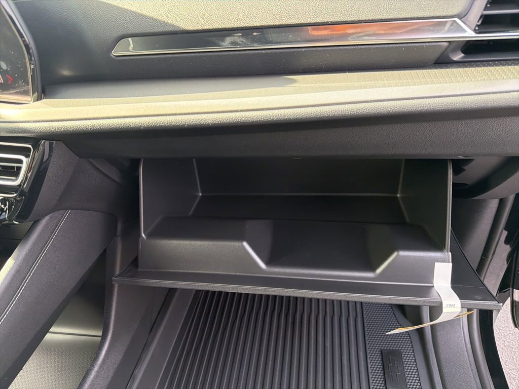 New 2026 Chevrolet Traverse LT w/ Midnight/Sport Edition image 24