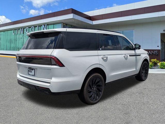New 2025 Lincoln Navigator Reserve w/ Jet Appearance Package AWD/4WD image 4