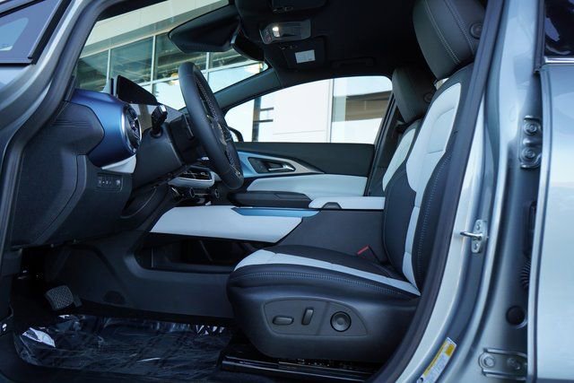 New 2025 Chevrolet Equinox EV LT FWD image 21