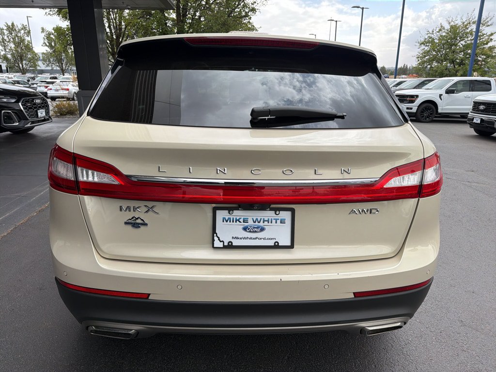 Used 2016 Lincoln MKX Select w/ Select Plus Package AWD/4WD image 13