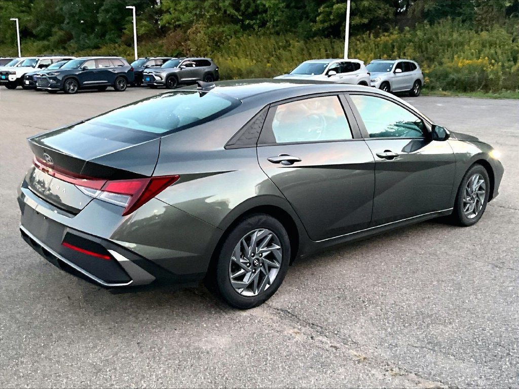 Used 2024 Hyundai Elantra SEL FWD image 6