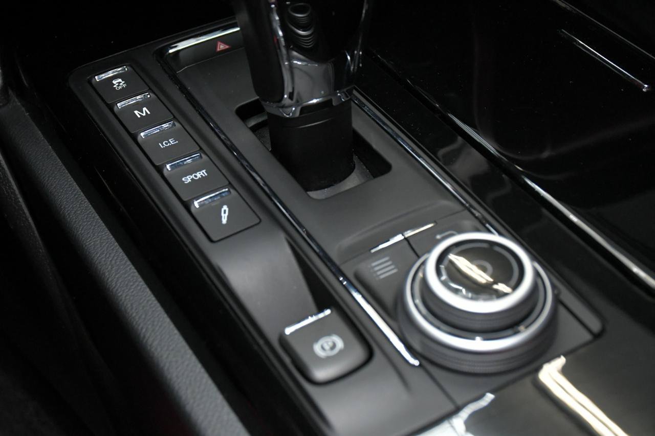 Used 2017 Maserati Quattroporte GTS GranSport RWD image 35