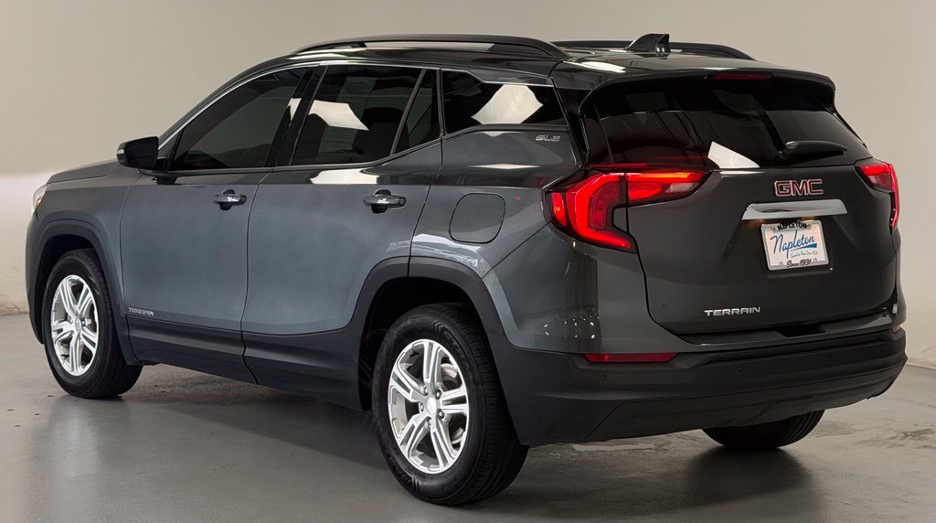 Used 2019 GMC Terrain SLE w/ Driver Convenience Package FWD image 4