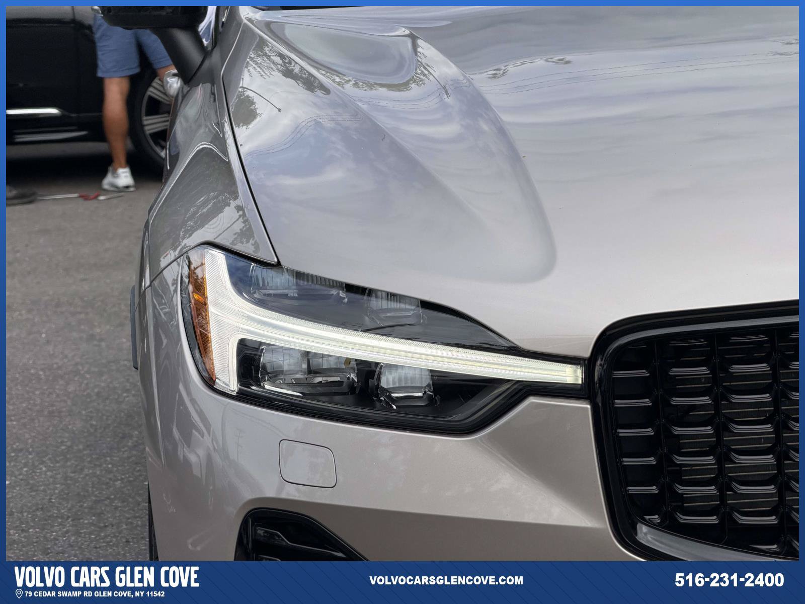 Used 2025 Volvo XC60 T8 Ultra w/ Protection Package Premier AWD/4WD image 9