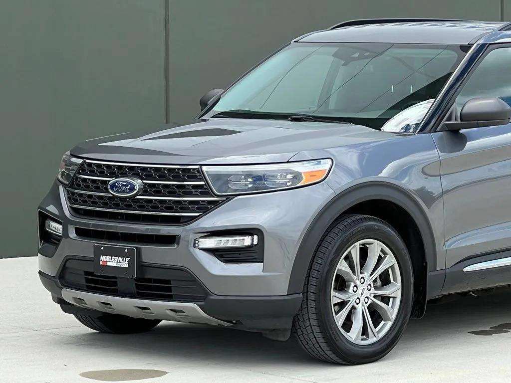 Used 2022 Ford Explorer XLT w/ Equipment Group 202A AWD/4WD image 35