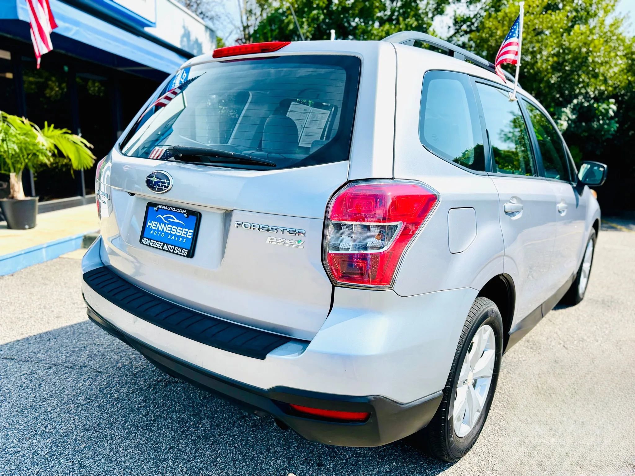 Used 2015 Subaru Forester 2.5i w/ Alloy Wheel Package image 9