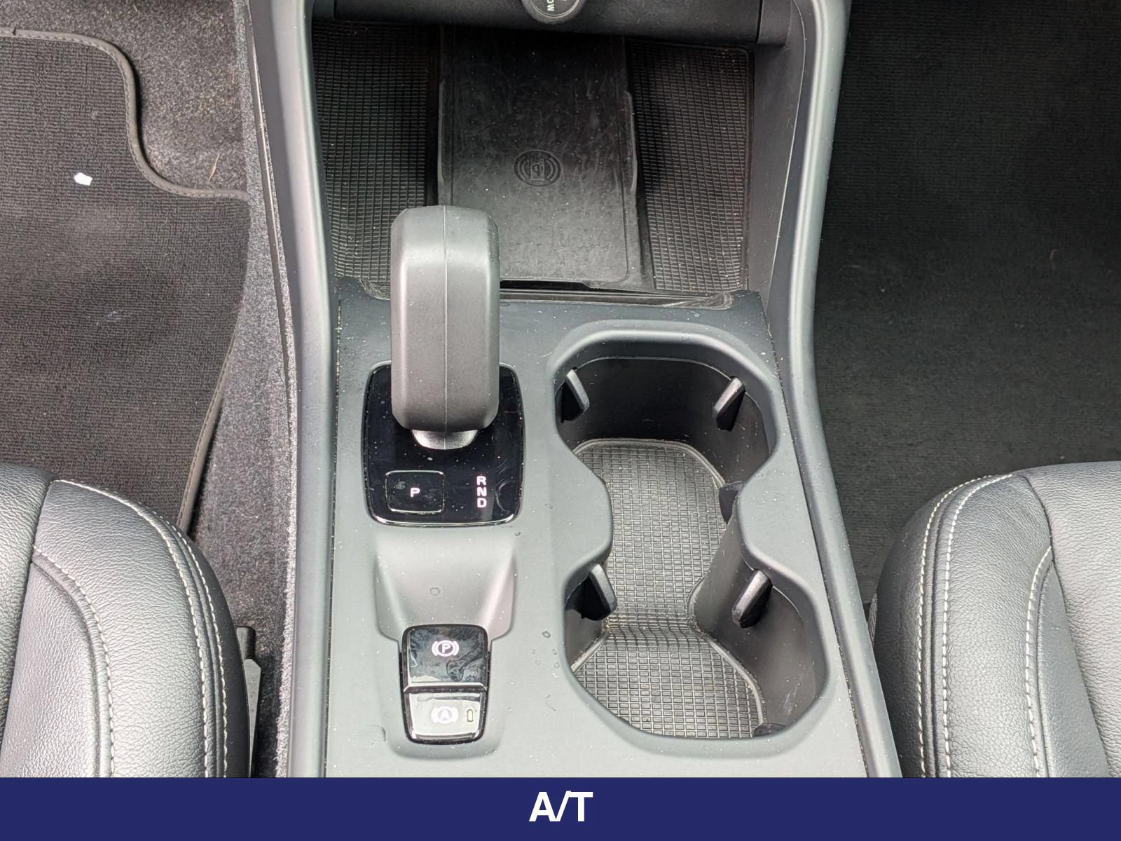Used 2024 Volvo XC40 B5 Core AWD/4WD image 18