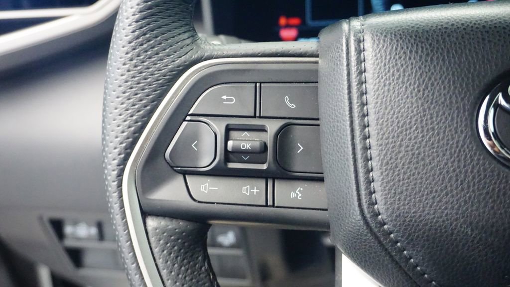 Used 2025 Toyota Tundra Limited image 35