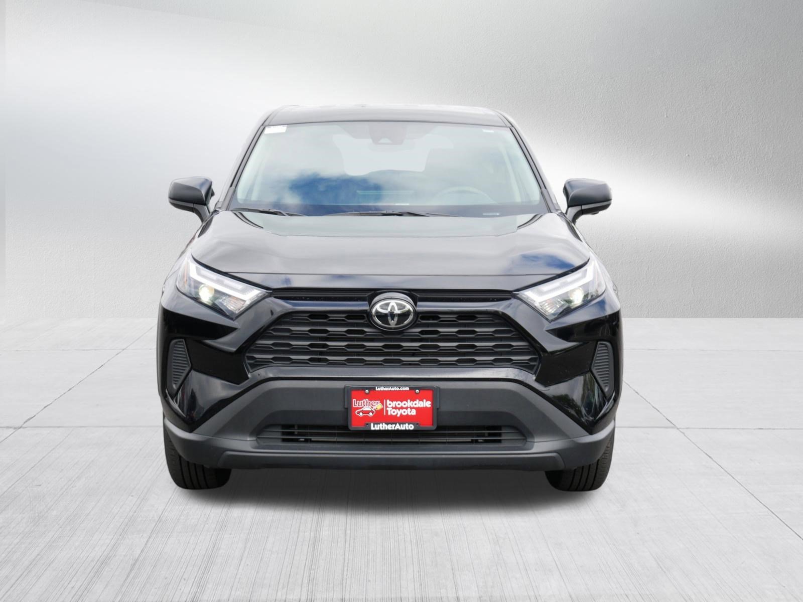 Used 2024 Toyota RAV4 LE AWD/4WD video 2