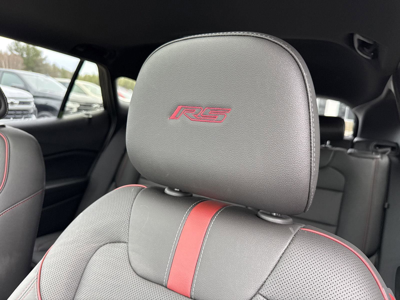 New 2026 Chevrolet Trax RS w/ Sunroof Package image 18