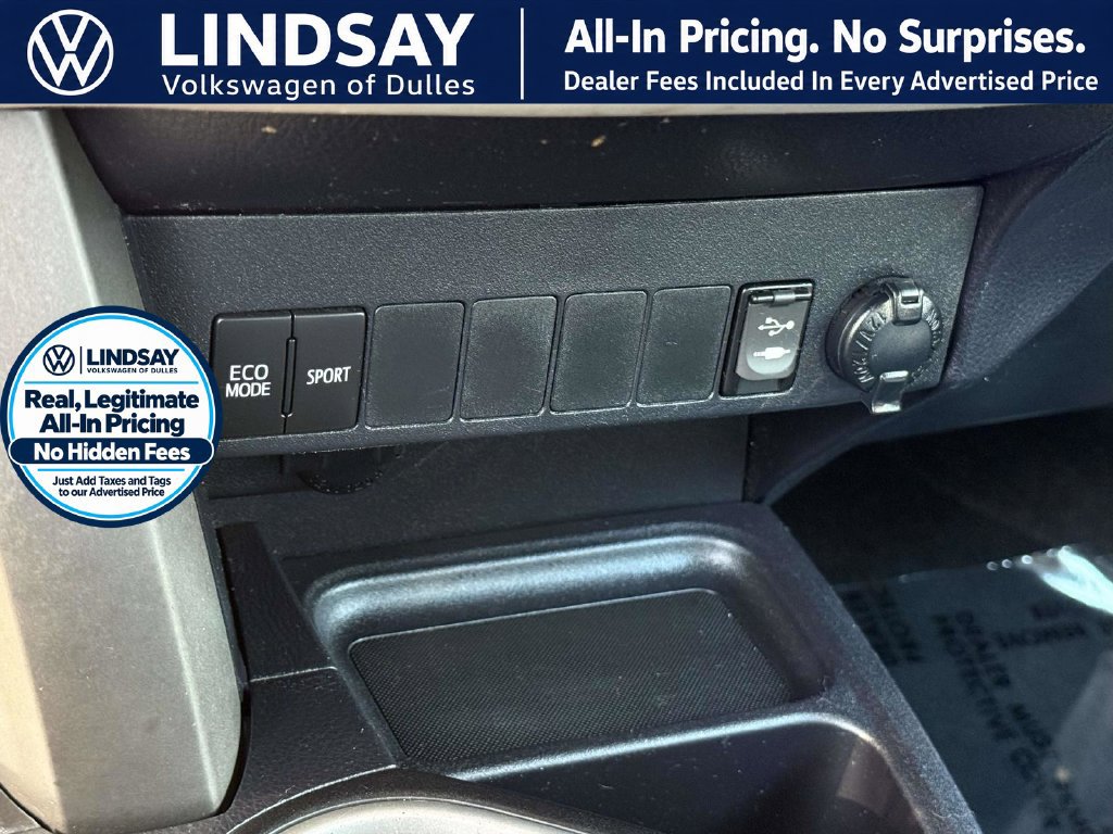 Used 2016 Toyota RAV4 XLE AWD/4WD image 20
