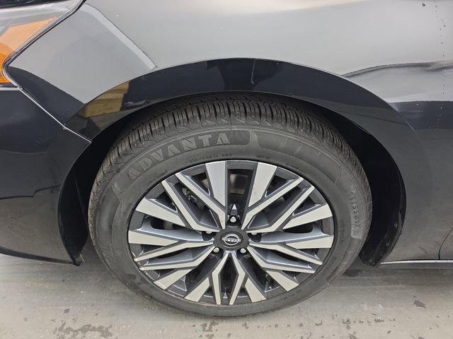 Used 2024 Nissan Altima 2.5 SV image 14